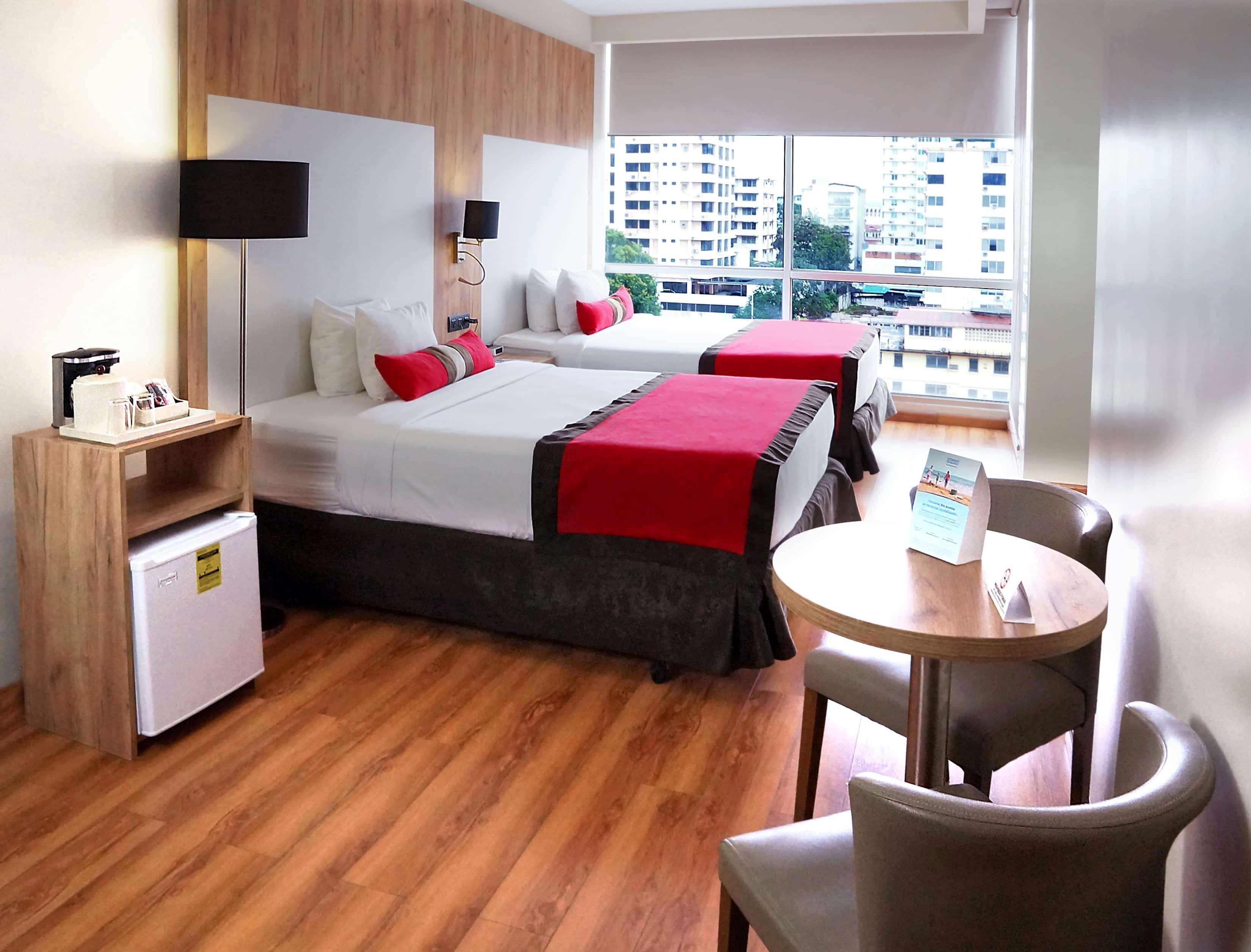 Hôtel Ramada By Wyndham Panama Via Argentina Extérieur photo