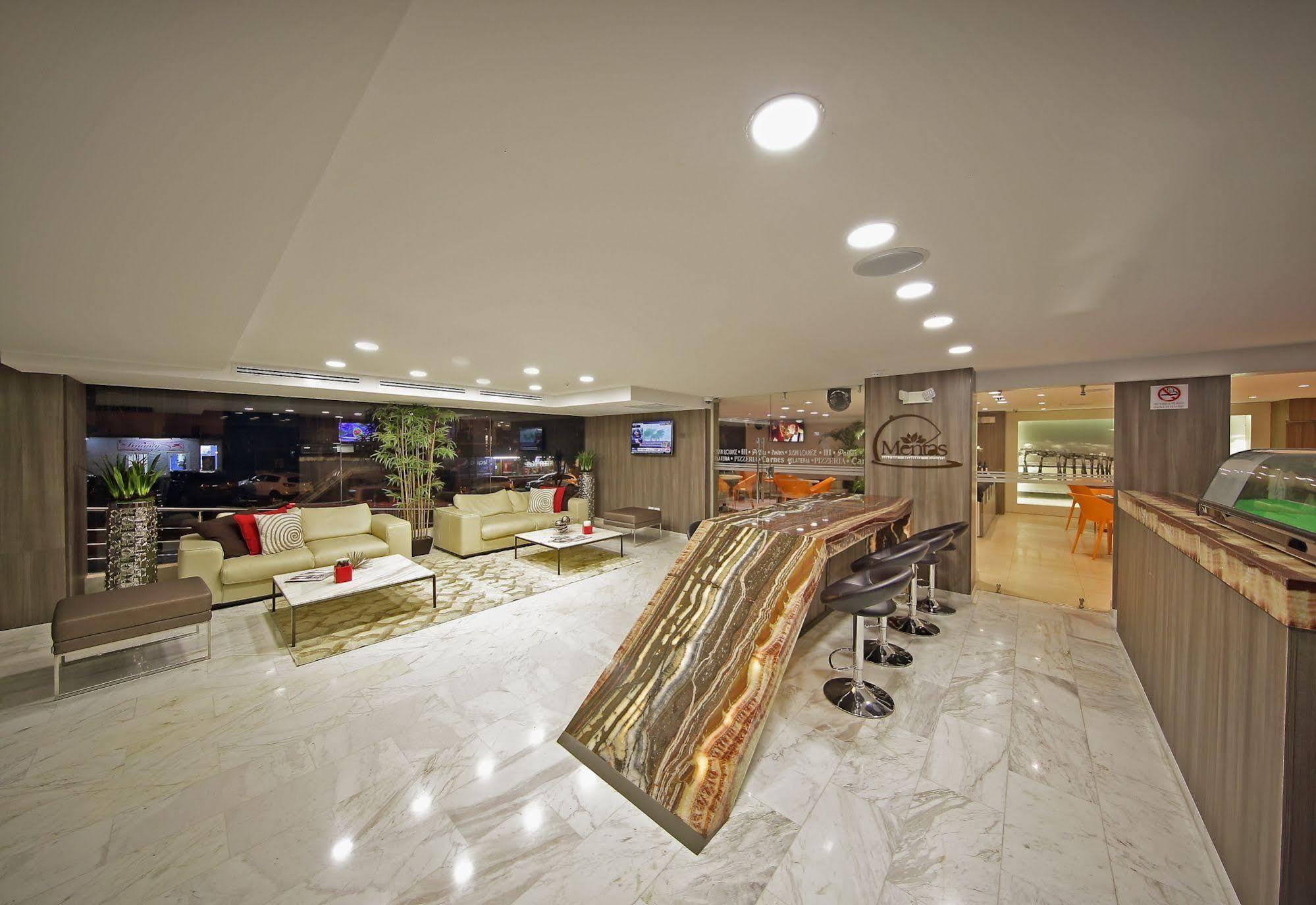 Hôtel Ramada By Wyndham Panama Via Argentina Extérieur photo