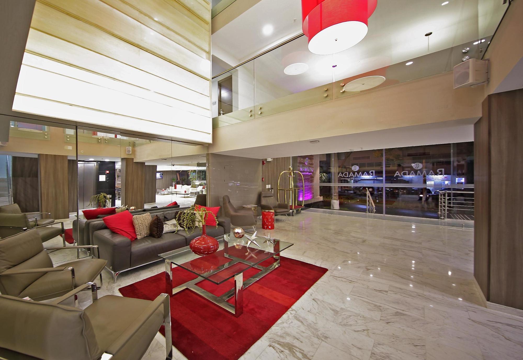 Hôtel Ramada By Wyndham Panama Via Argentina Extérieur photo